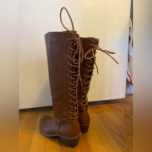 Euro soft by Sofft women's lace up boots